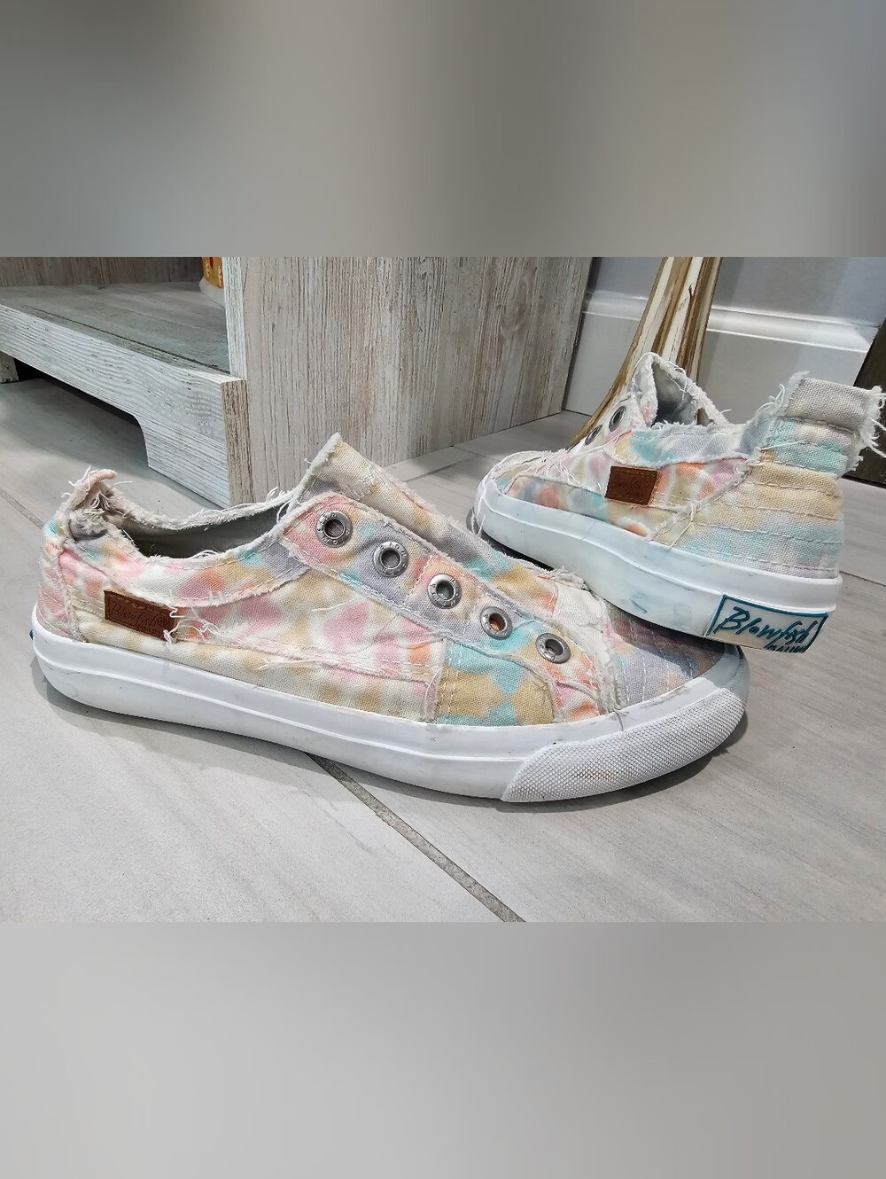 Blowfish Malibu Multicolor Tie-Dye Distressed Canvas Slip-On Sneakers Size 8